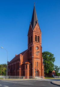 Kościół z czerwonej cegły