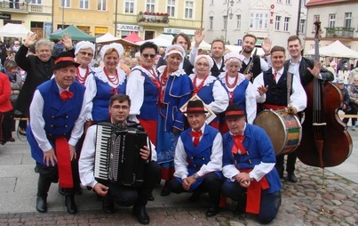 Zdjęcie do Noworoczny koncert kolęd z jubileuszowym akcentem Zespołu &bdquo;Łochowianie&rdquo;