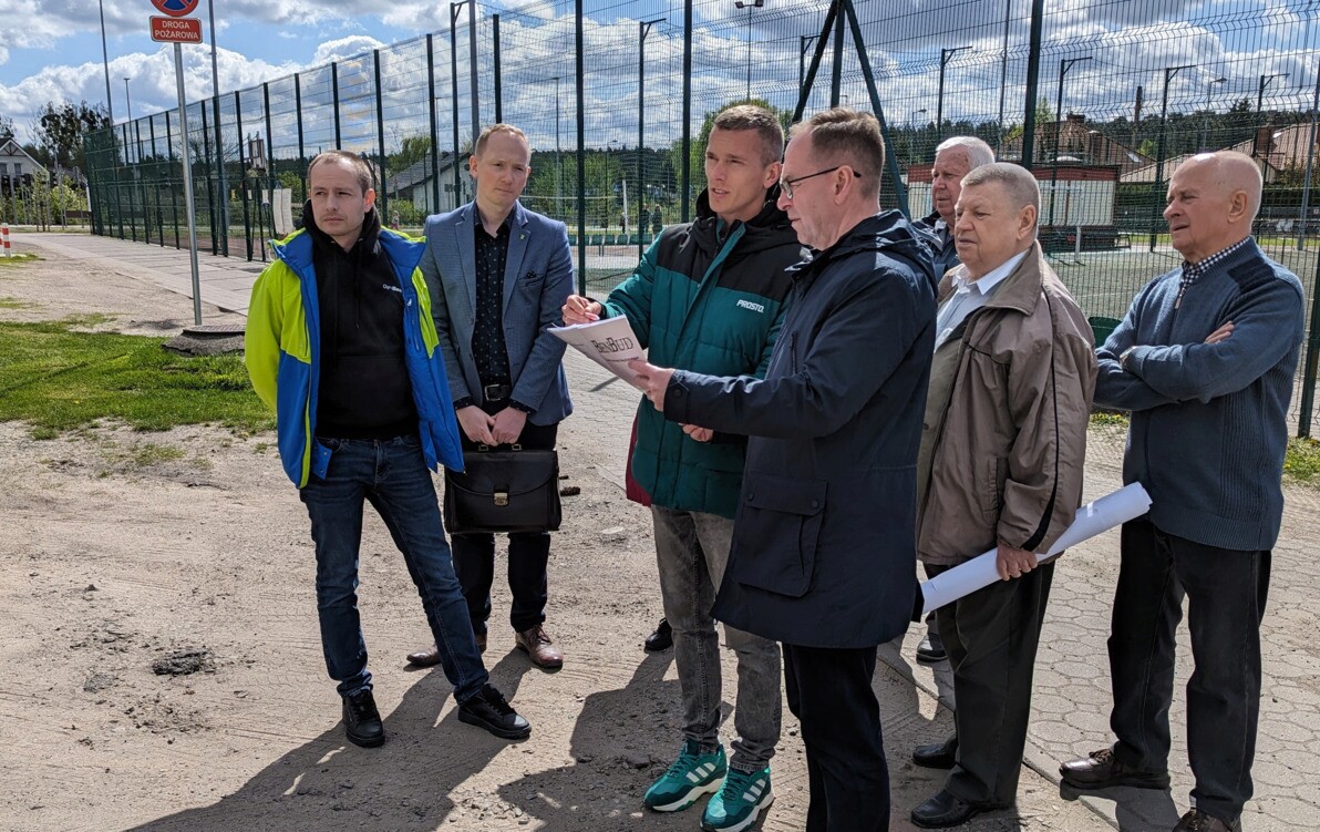 Zdjęcie do Projektanci zapoznali się z miejscami, w kt&oacute;rych staną nowoczesne hale sportowe 