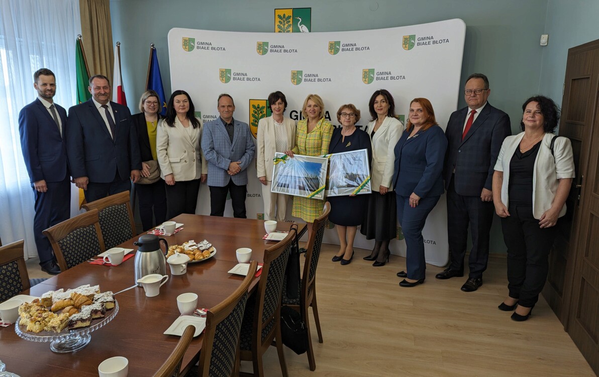 Zdjęcie do Delegacja z Litwy z wizytą u w&oacute;jt Magdaleny Maison