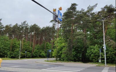 Zdjęcie do Nowe lampy na przejściach w rejonie skrzyżowań ulic Centralnej i Barwinkowej oraz Szubińskiej i Barwinkowej w Białych Błotach